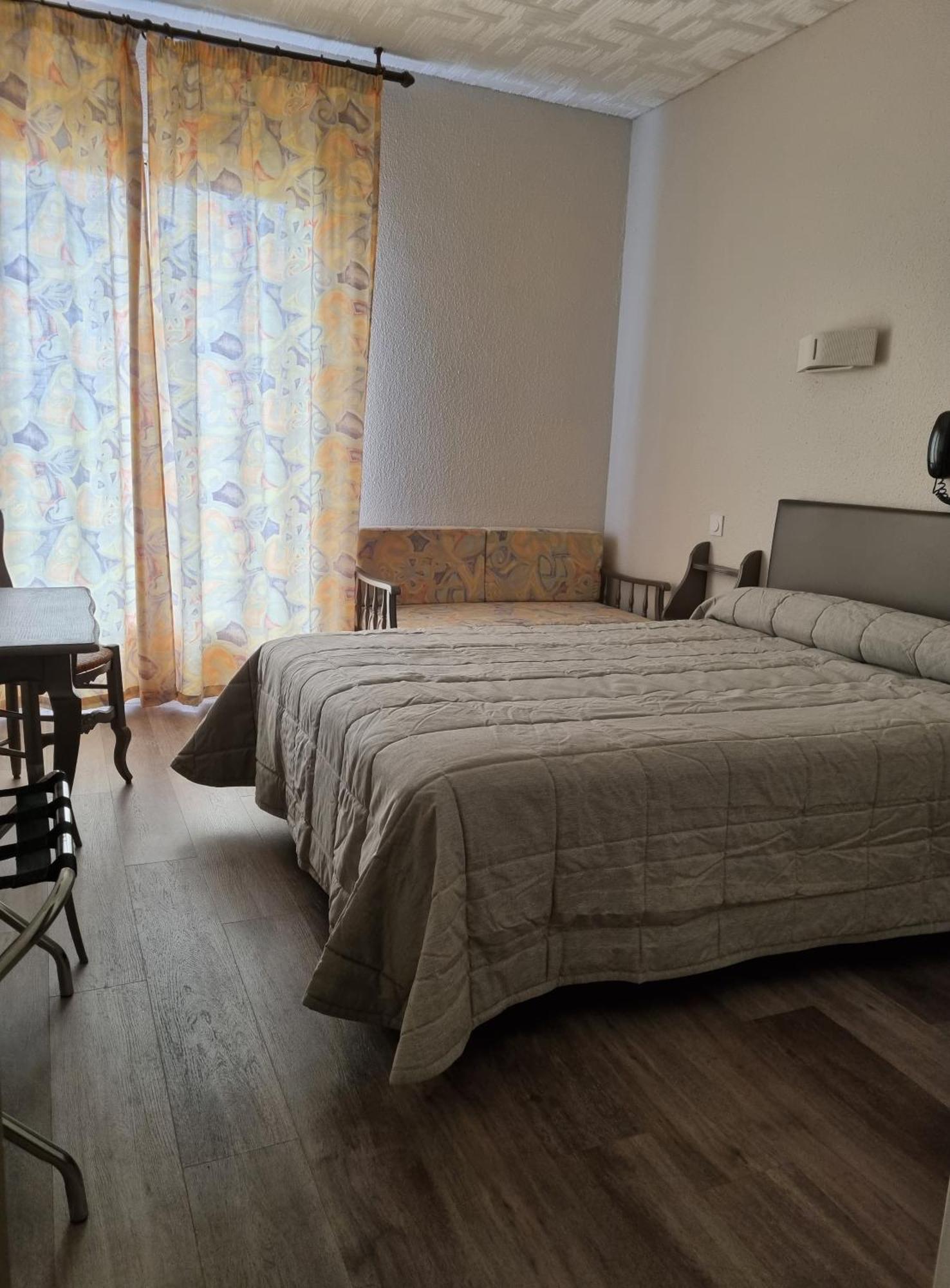 Hotel Ambeille Vue Mer Колюр Екстериор снимка