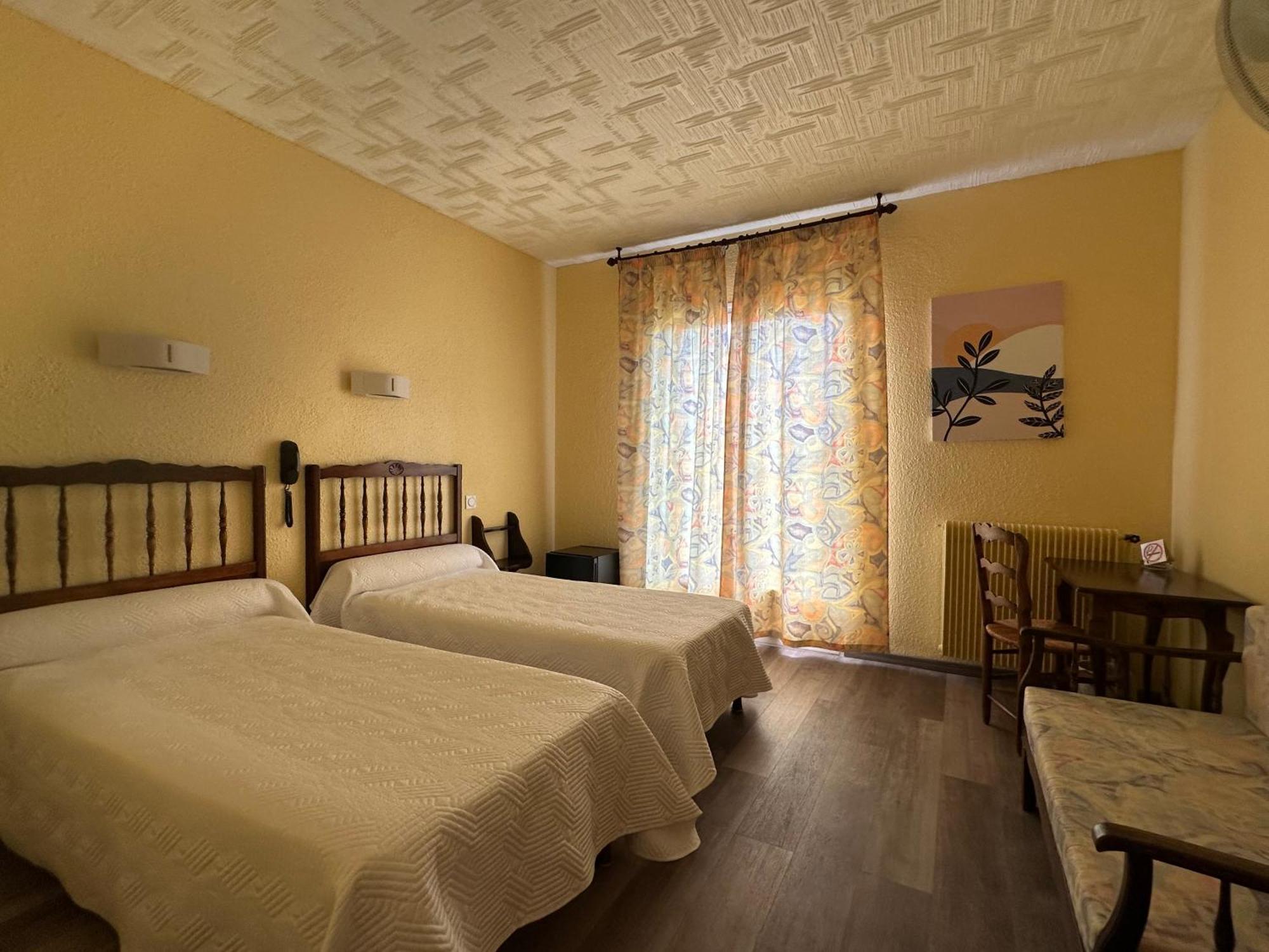 Hotel Ambeille Vue Mer Колюр Екстериор снимка