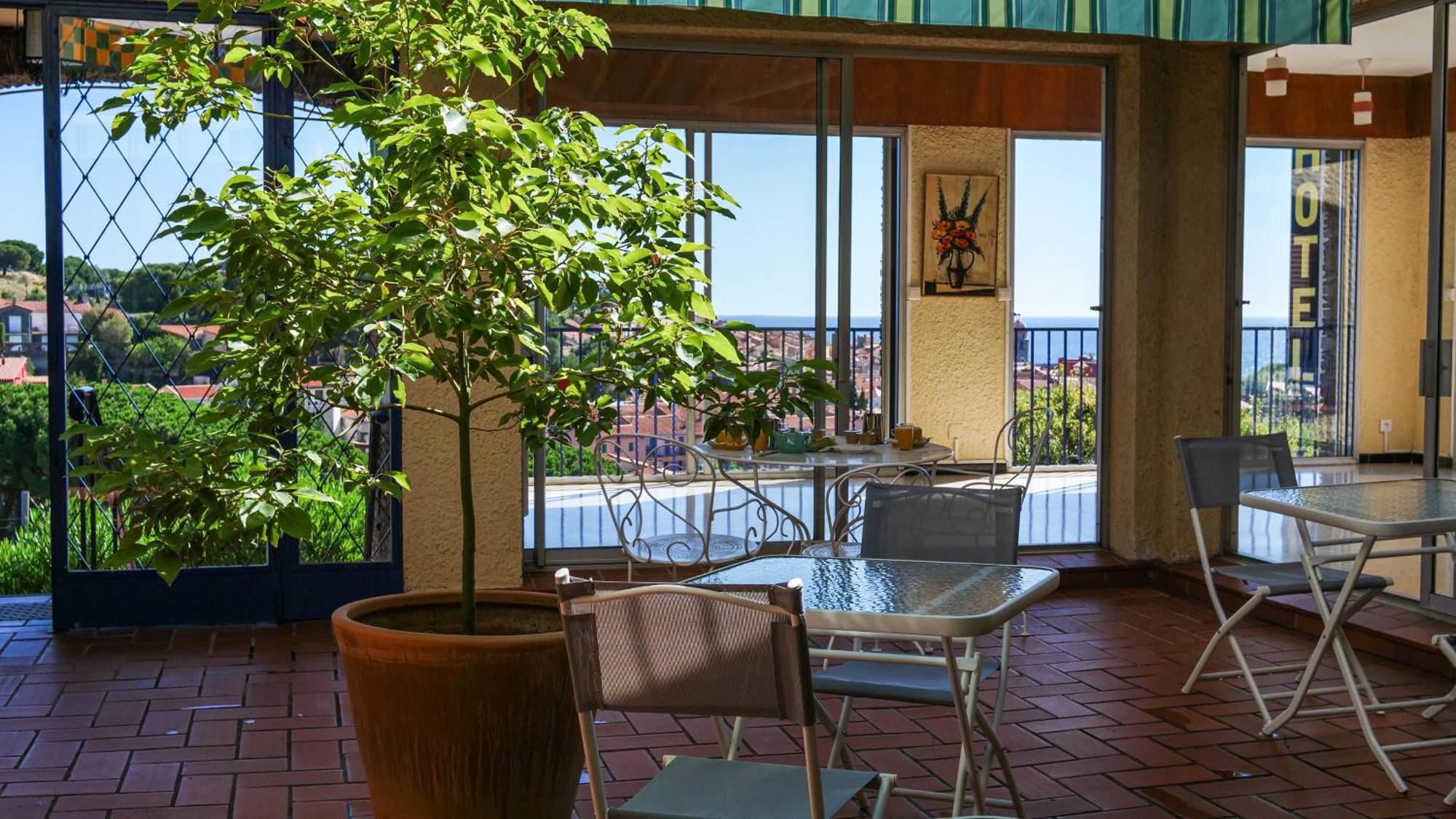 Hotel Ambeille Vue Mer Колюр Екстериор снимка
